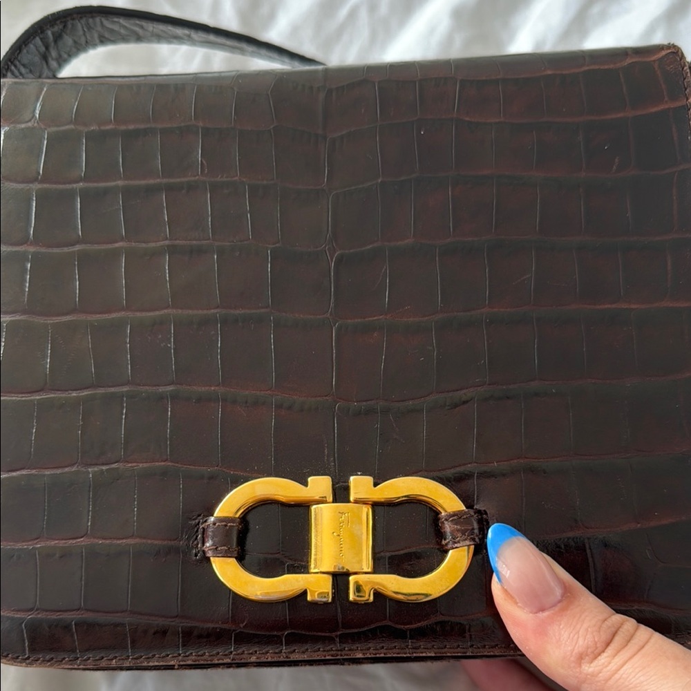 AUTHENTIC SALVATORE FERRAGAMO PURSE - Picture 2 of 4